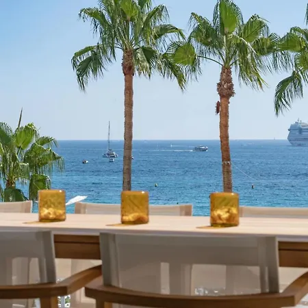 1973 - Luxurious Waterfront Croisette Apartment Cannes